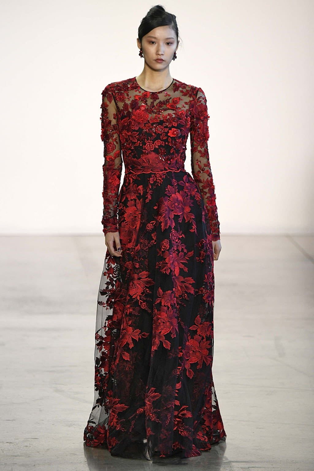 Fashion Week New York Fall/Winter 2018 look 15 from the Badgley Mischka collection womenswear