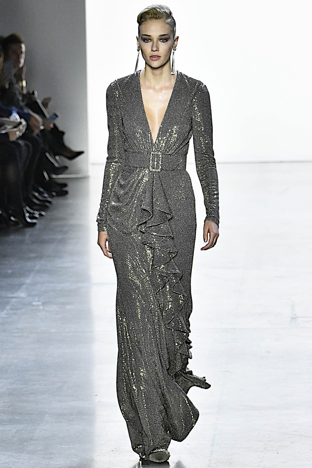 Fashion Week New York Fall/Winter 2019 look 7 from the Badgley Mischka collection womenswear