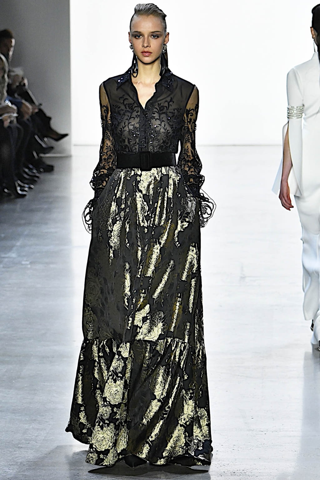 Fashion Week New York Fall/Winter 2019 look 9 from the Badgley Mischka collection womenswear