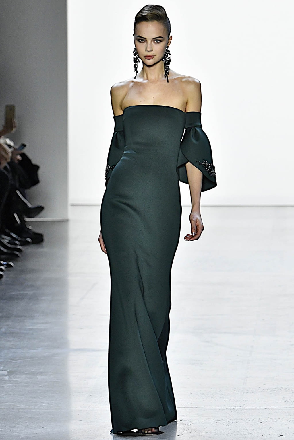 Fashion Week New York Fall/Winter 2019 look 12 from the Badgley Mischka collection 女装