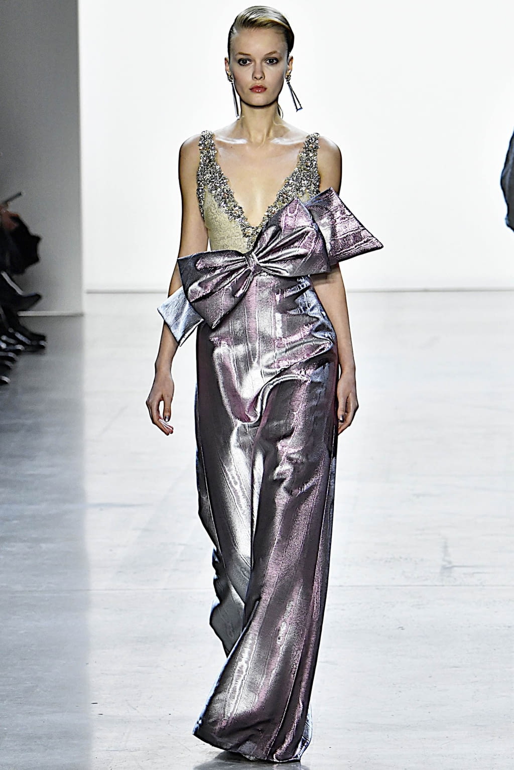 Fashion Week New York Fall/Winter 2019 look 25 from the Badgley Mischka collection 女装
