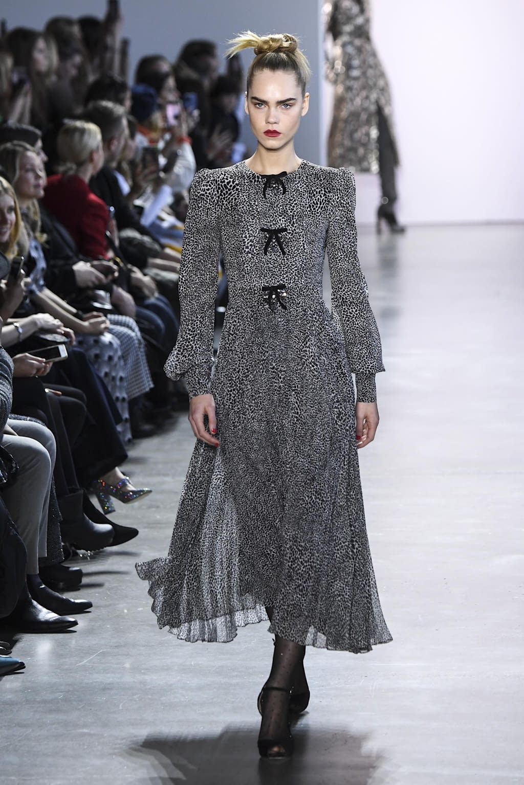 Fashion Week New York Fall/Winter 2020 look 3 from the Badgley Mischka collection womenswear