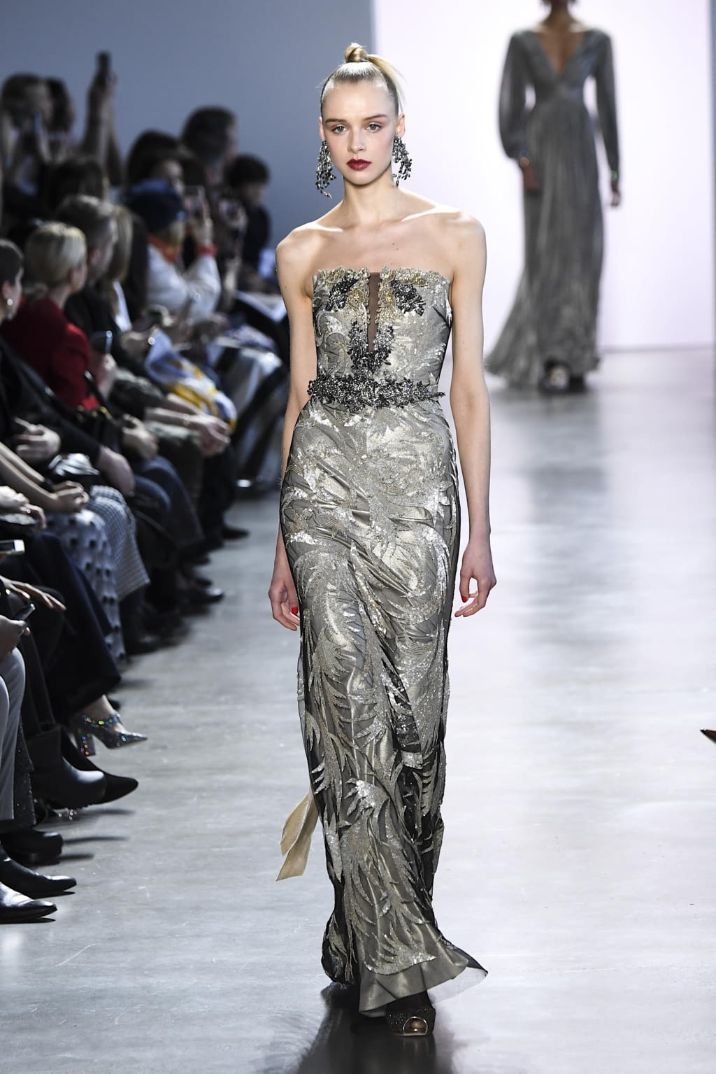 Fashion Week New York Fall/Winter 2020 look 5 from the Badgley Mischka collection 女装