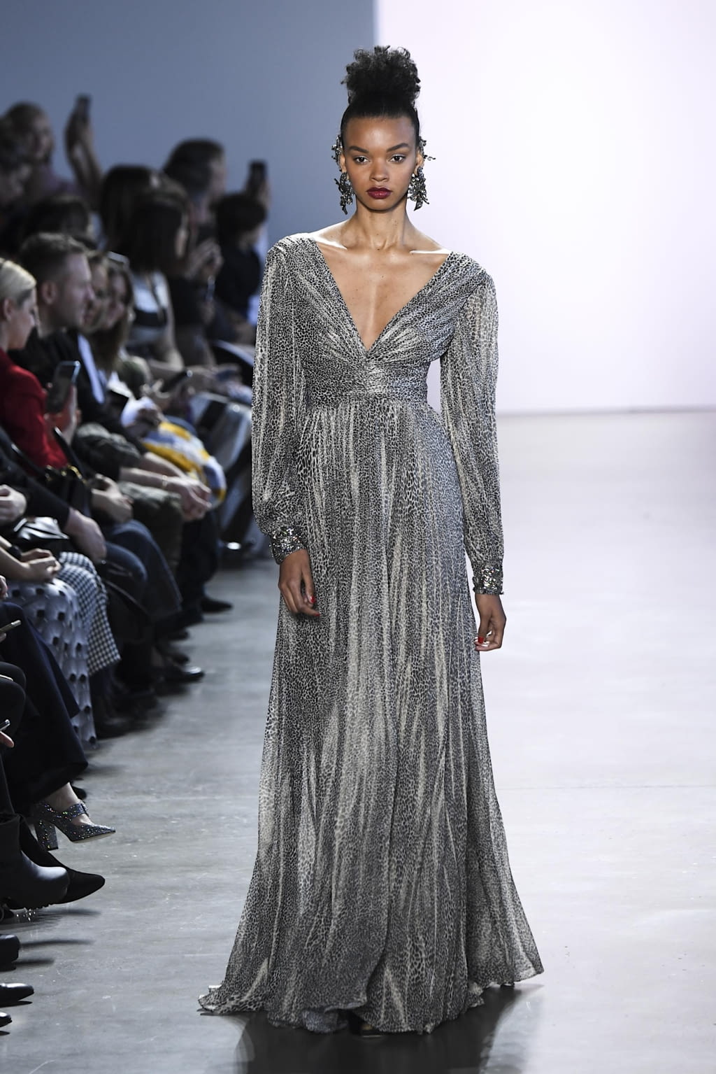 Fashion Week New York Fall/Winter 2020 look 6 from the Badgley Mischka collection womenswear