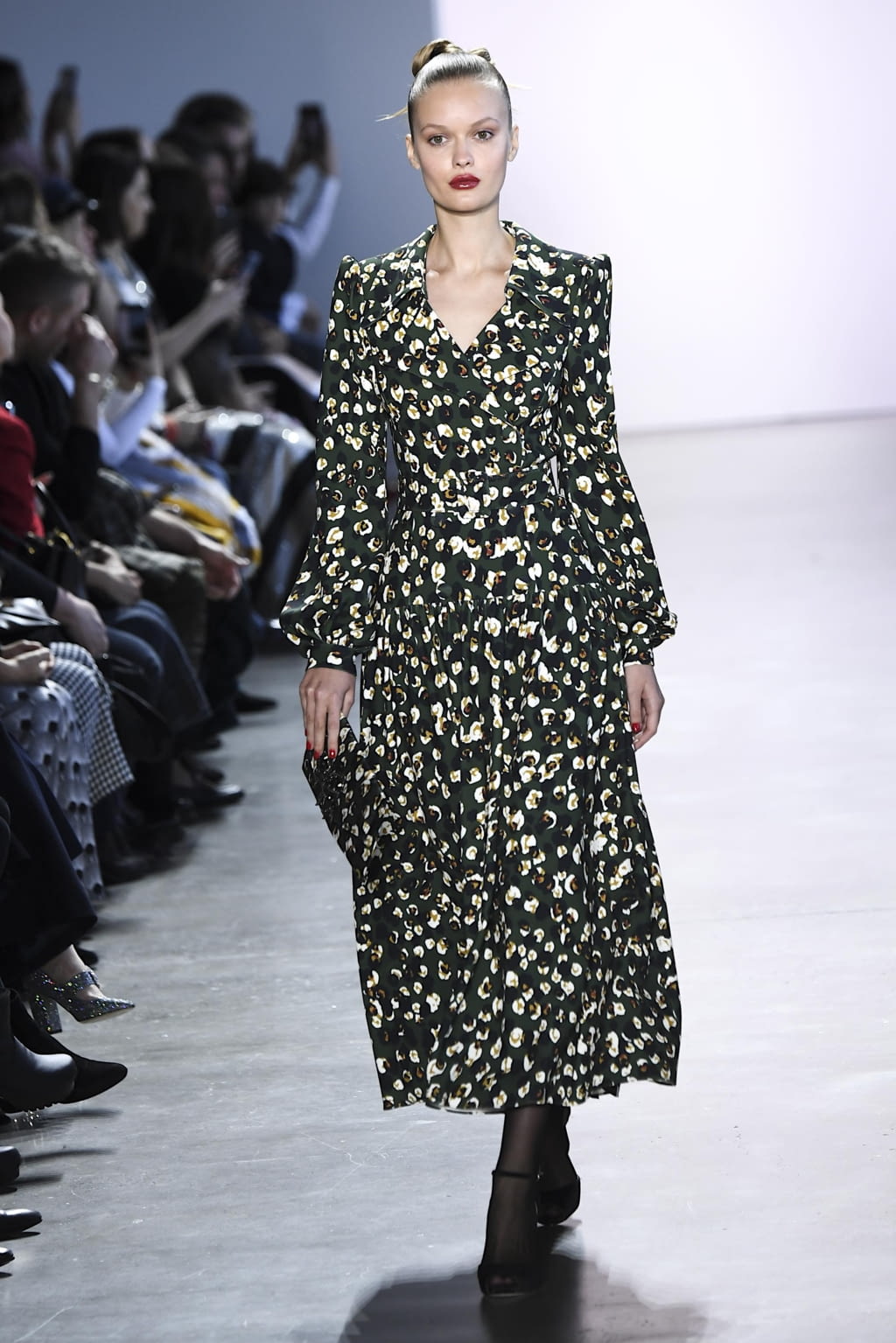 Fashion Week New York Fall/Winter 2020 look 8 from the Badgley Mischka collection womenswear