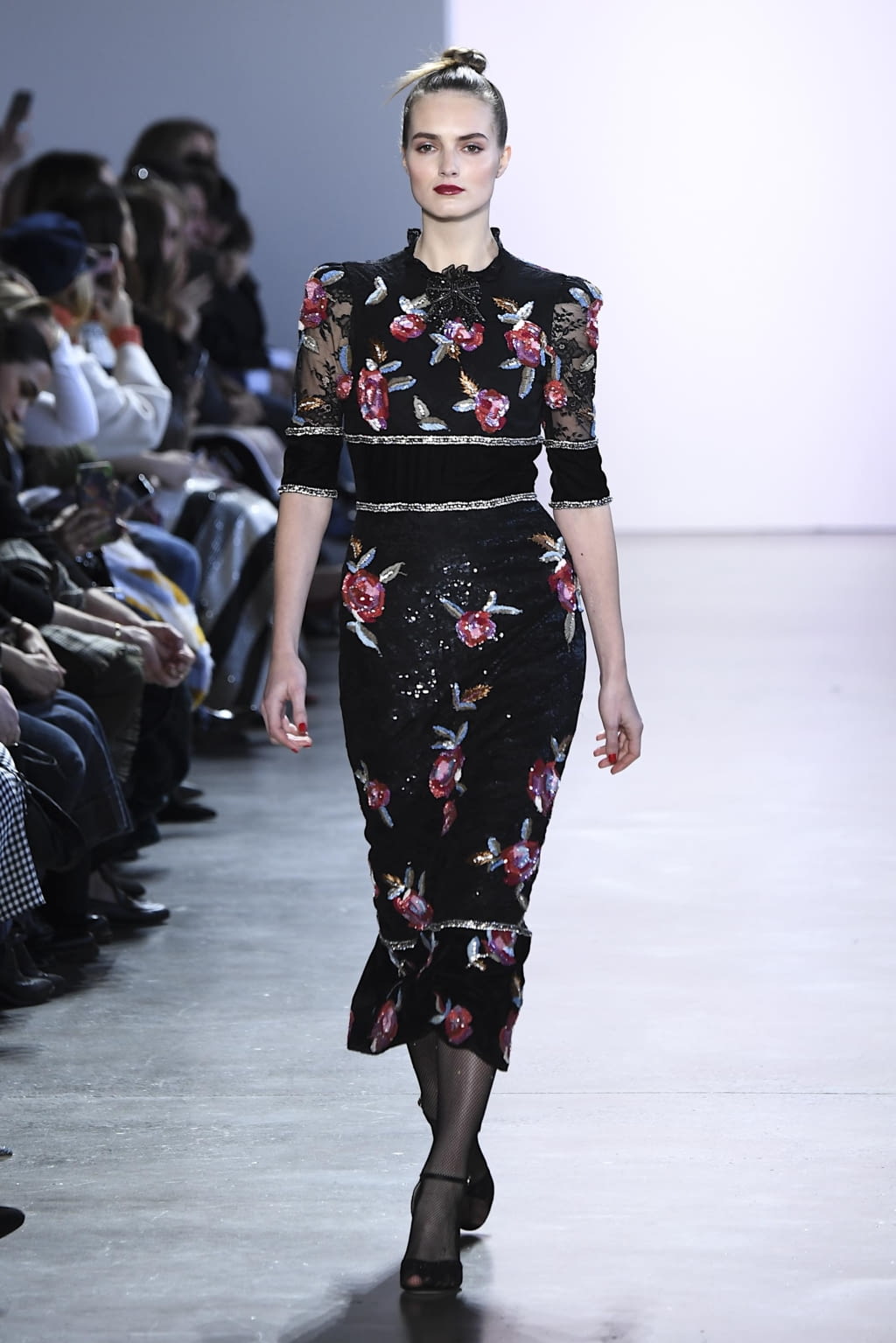 Fashion Week New York Fall/Winter 2020 look 20 from the Badgley Mischka collection 女装