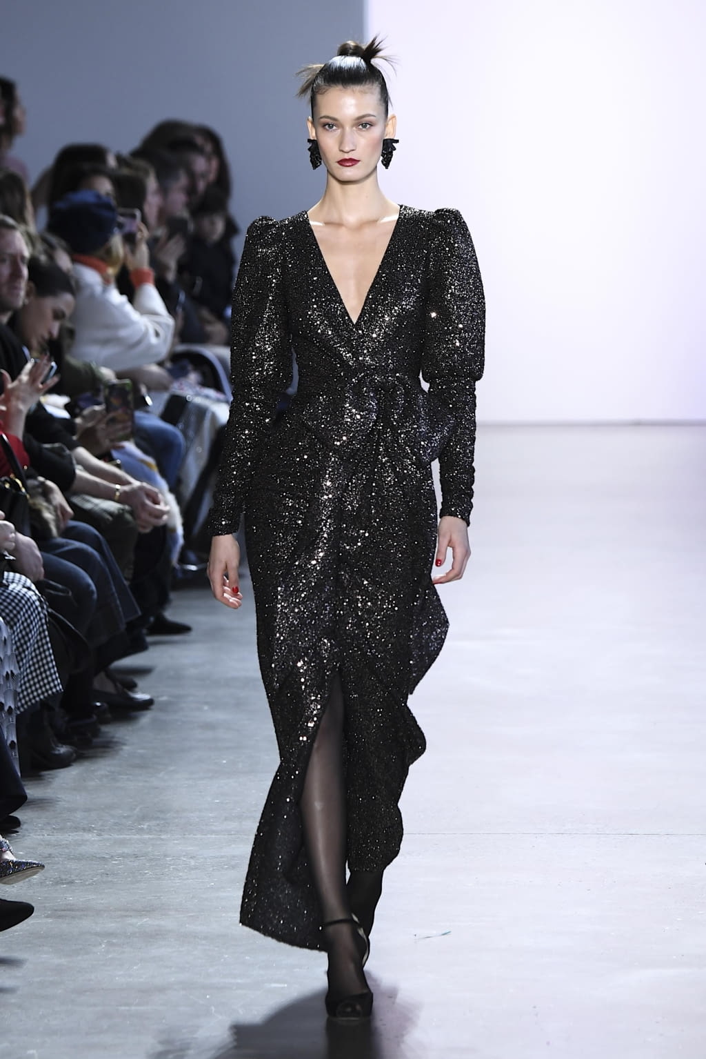 Fashion Week New York Fall/Winter 2020 look 29 from the Badgley Mischka collection 女装