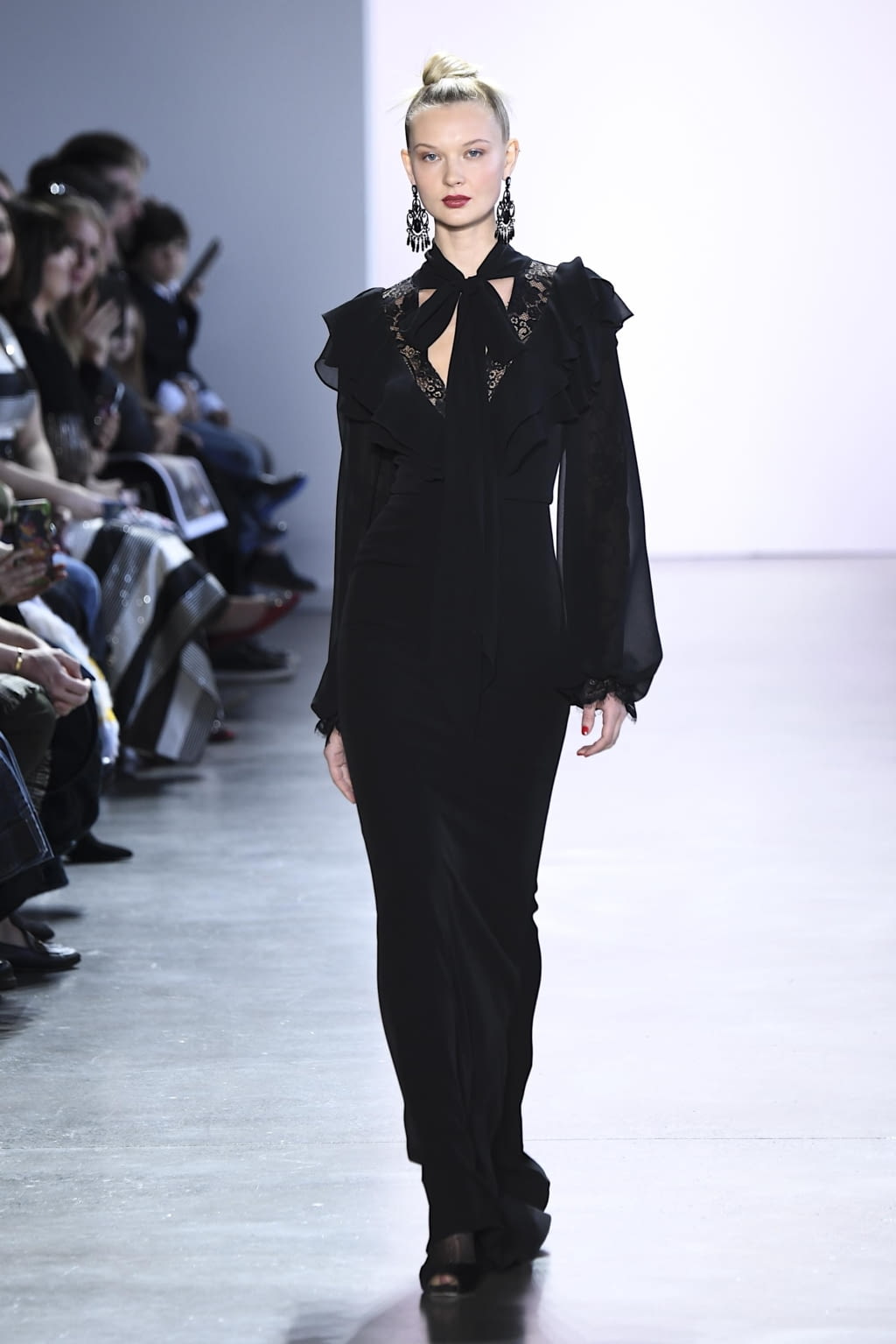 Fashion Week New York Fall/Winter 2020 look 34 from the Badgley Mischka collection womenswear