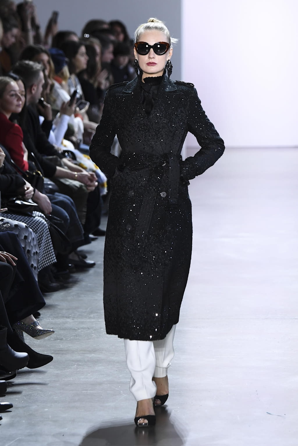 Fashion Week New York Fall/Winter 2020 look 38 from the Badgley Mischka collection 女装