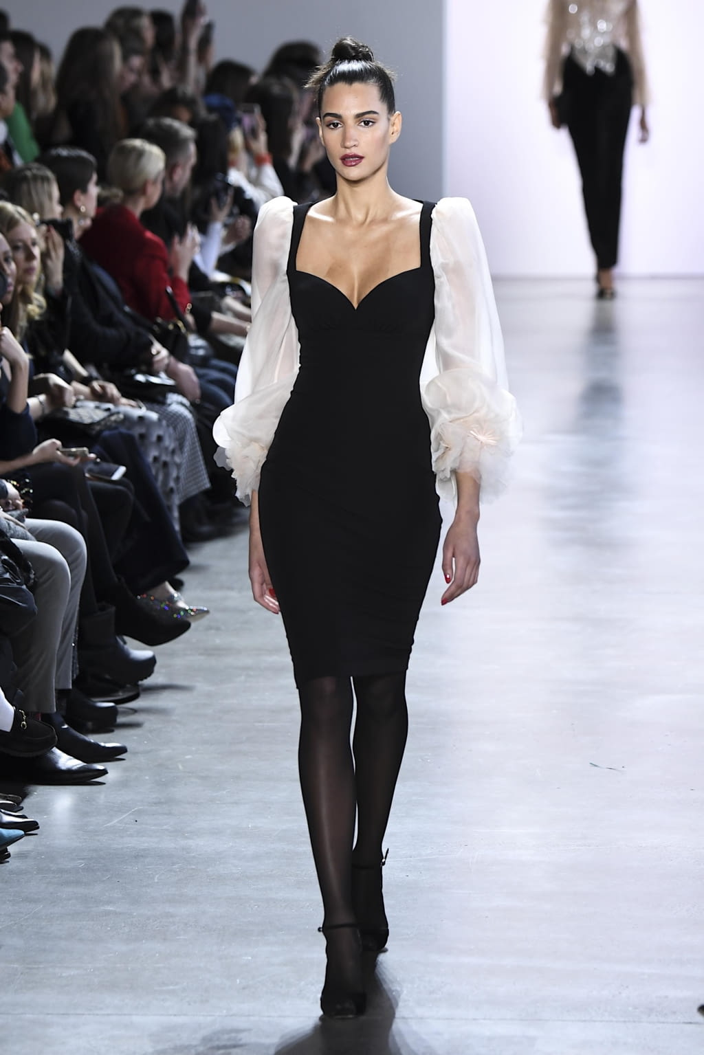 Fashion Week New York Fall/Winter 2020 look 44 from the Badgley Mischka collection 女装