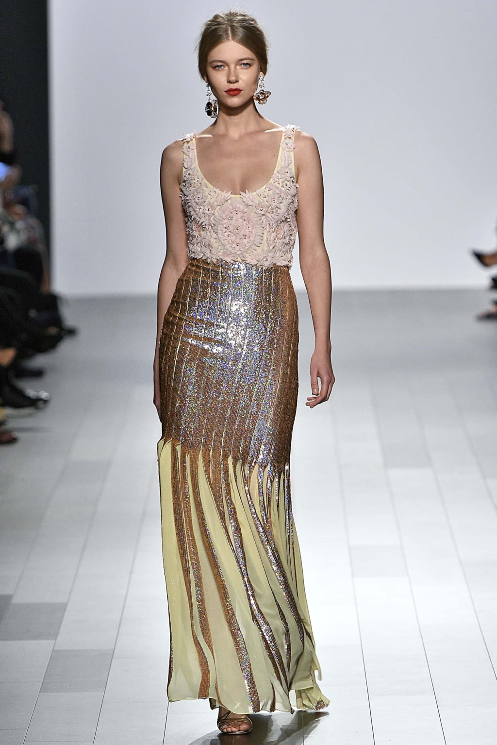 Fashion Week New York Spring/Summer 2018 look 30 from the Badgley Mischka collection womenswear