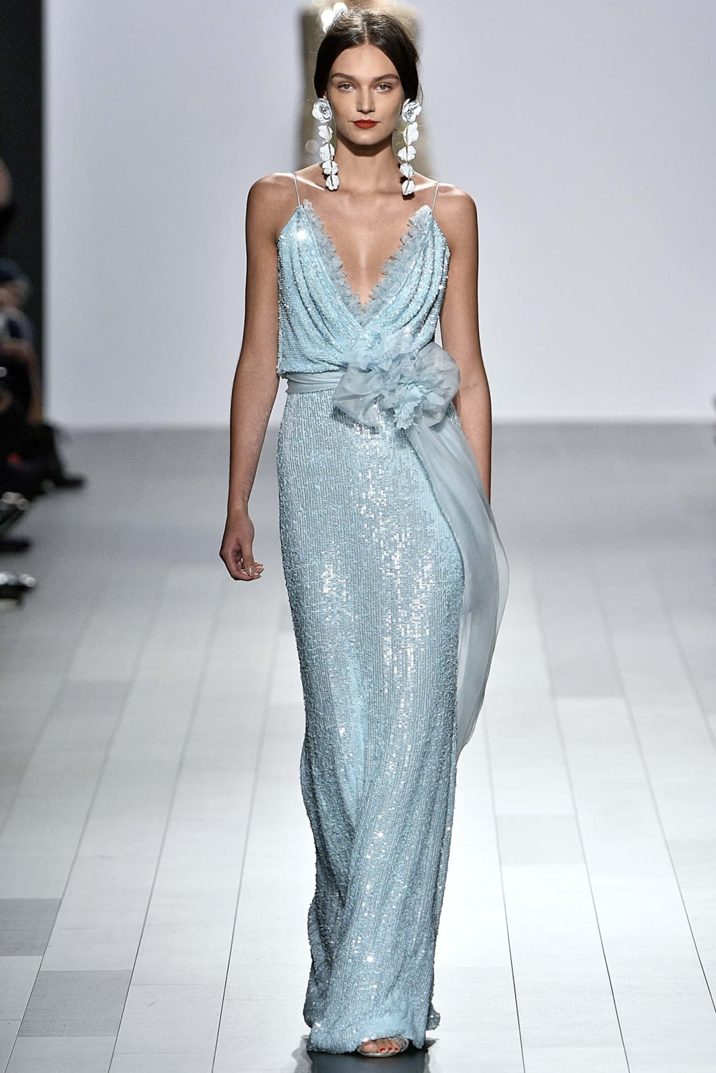 Fashion Week New York Spring/Summer 2018 look 38 from the Badgley Mischka collection 女装