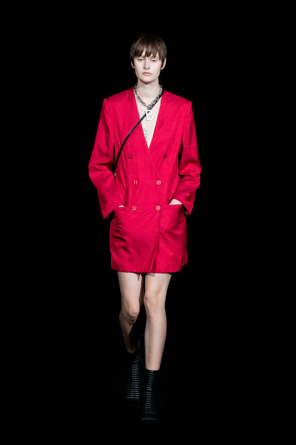 Fashion Week Paris Fall/Winter 2019 look 19 from the Balenciaga collection 女装