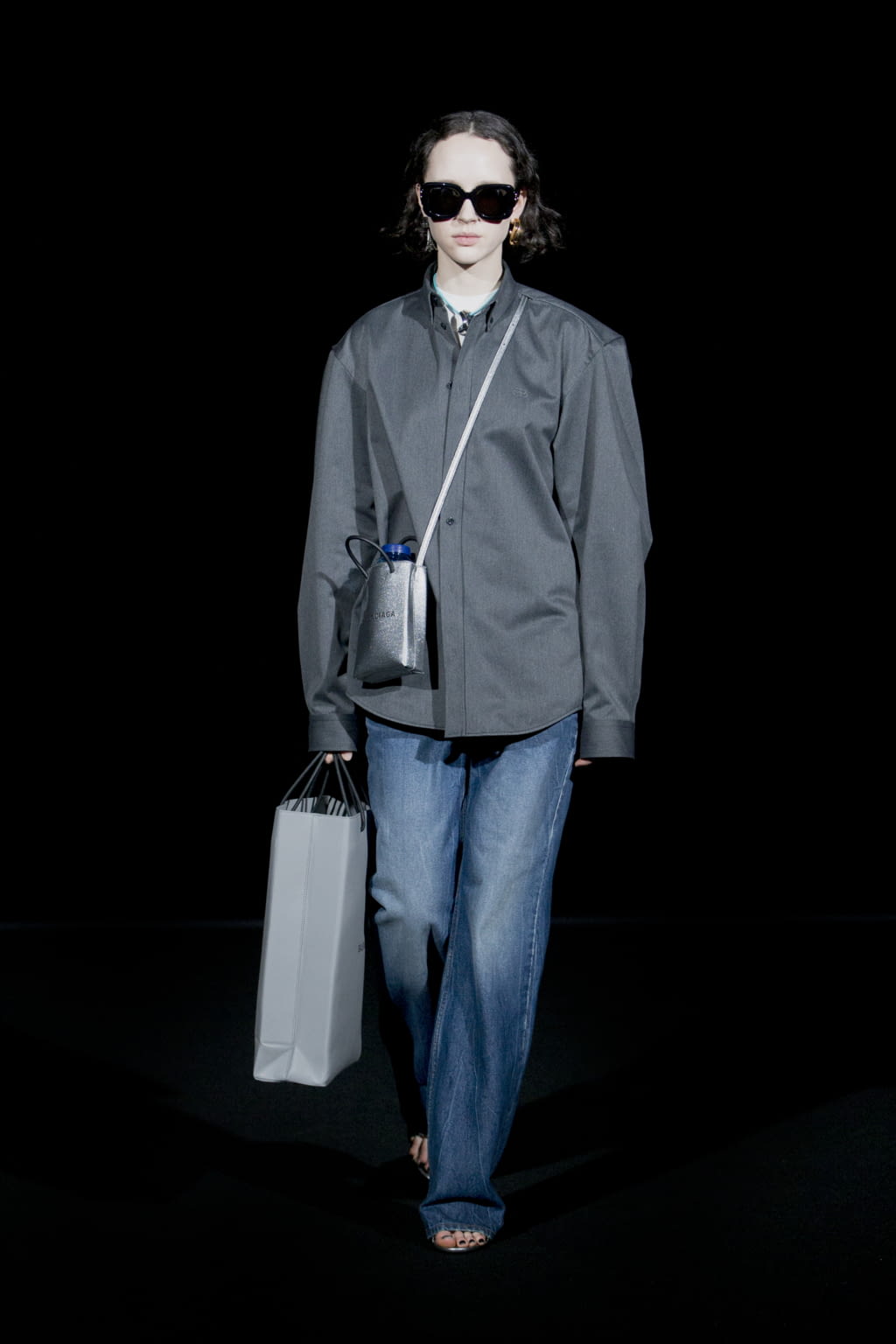 Miniatura frijoles suspender Balenciaga FW19 womenswear #22 - The Fashion Search Engine - TAGWALK