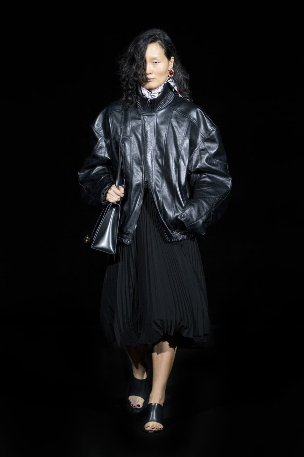 Fashion Week Paris Fall/Winter 2019 look 45 from the Balenciaga collection 女装