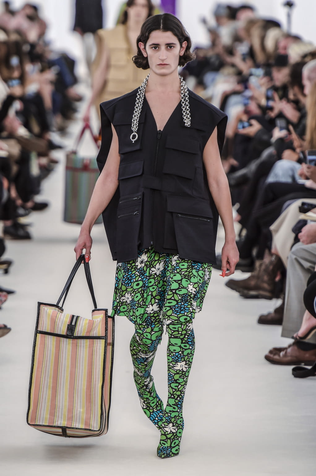 Fashion Week Paris Spring/Summer 2017 look 18 de la collection Balenciaga womenswear