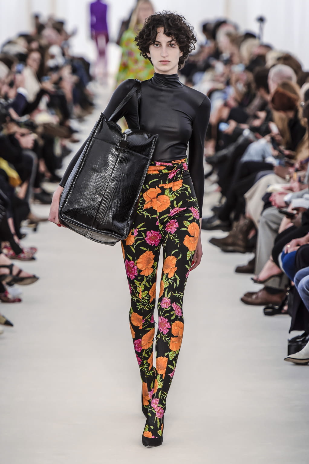 Fashion Week Paris Spring/Summer 2017 look 28 from the Balenciaga collection womenswear