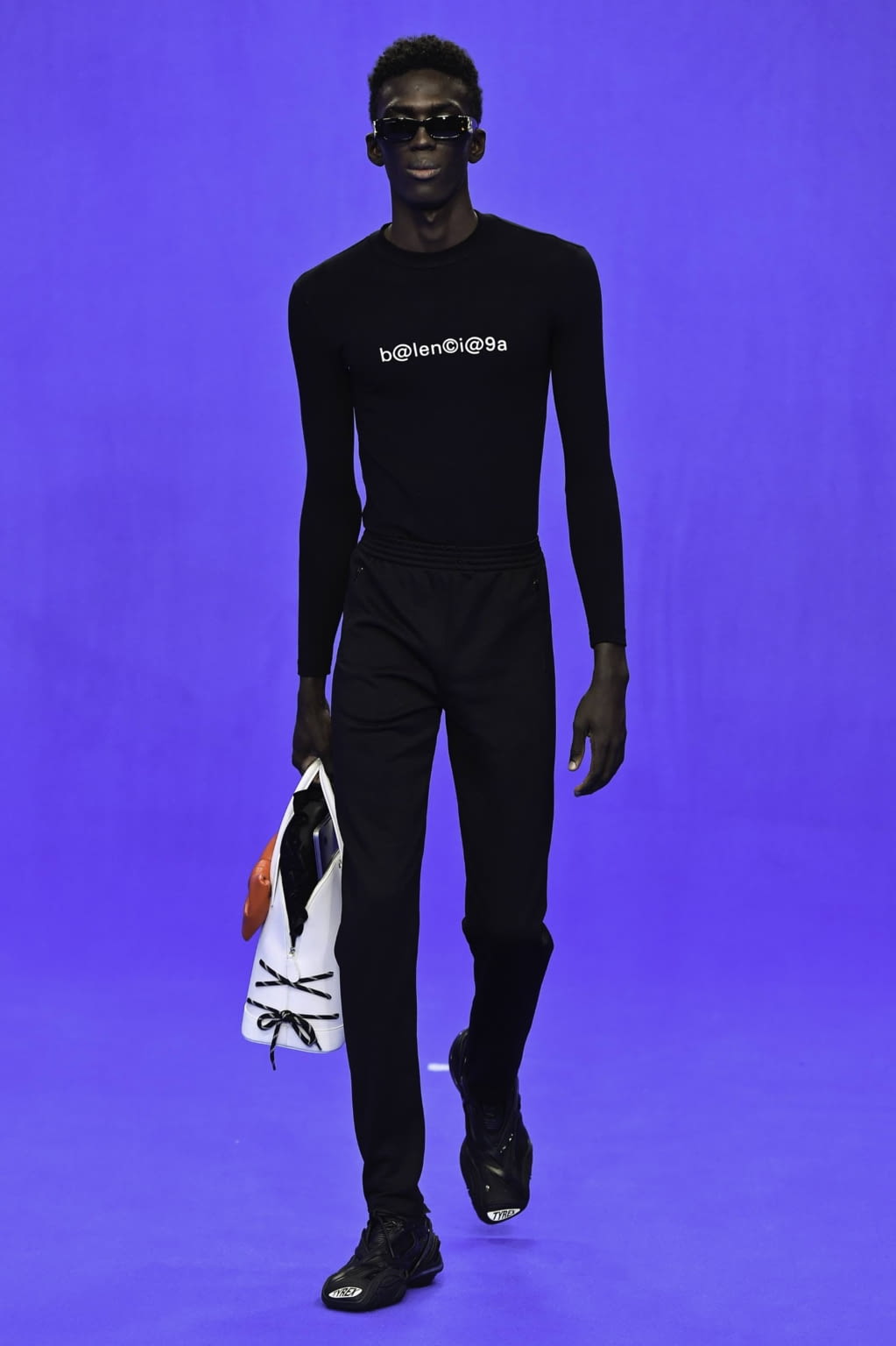 Fashion Week Paris Spring/Summer 2020 look 40 from the Balenciaga collection menswear