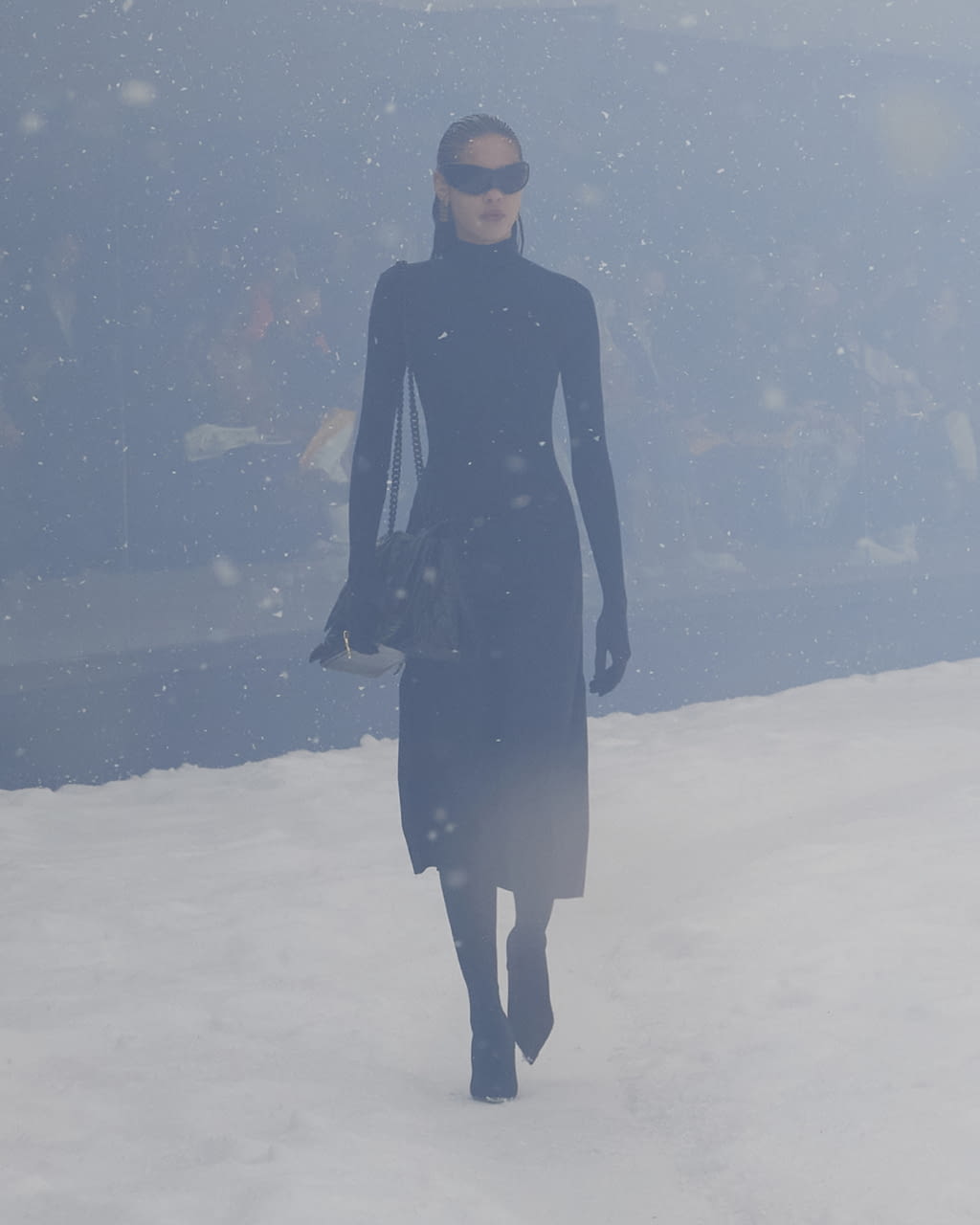 Fashion Week Paris Fall/Winter 2022 look 13 from the Balenciaga collection womenswear