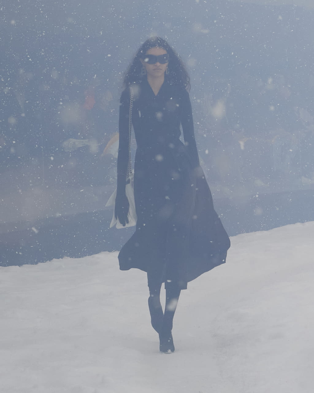 Fashion Week Paris Fall/Winter 2022 look 15 from the Balenciaga collection womenswear