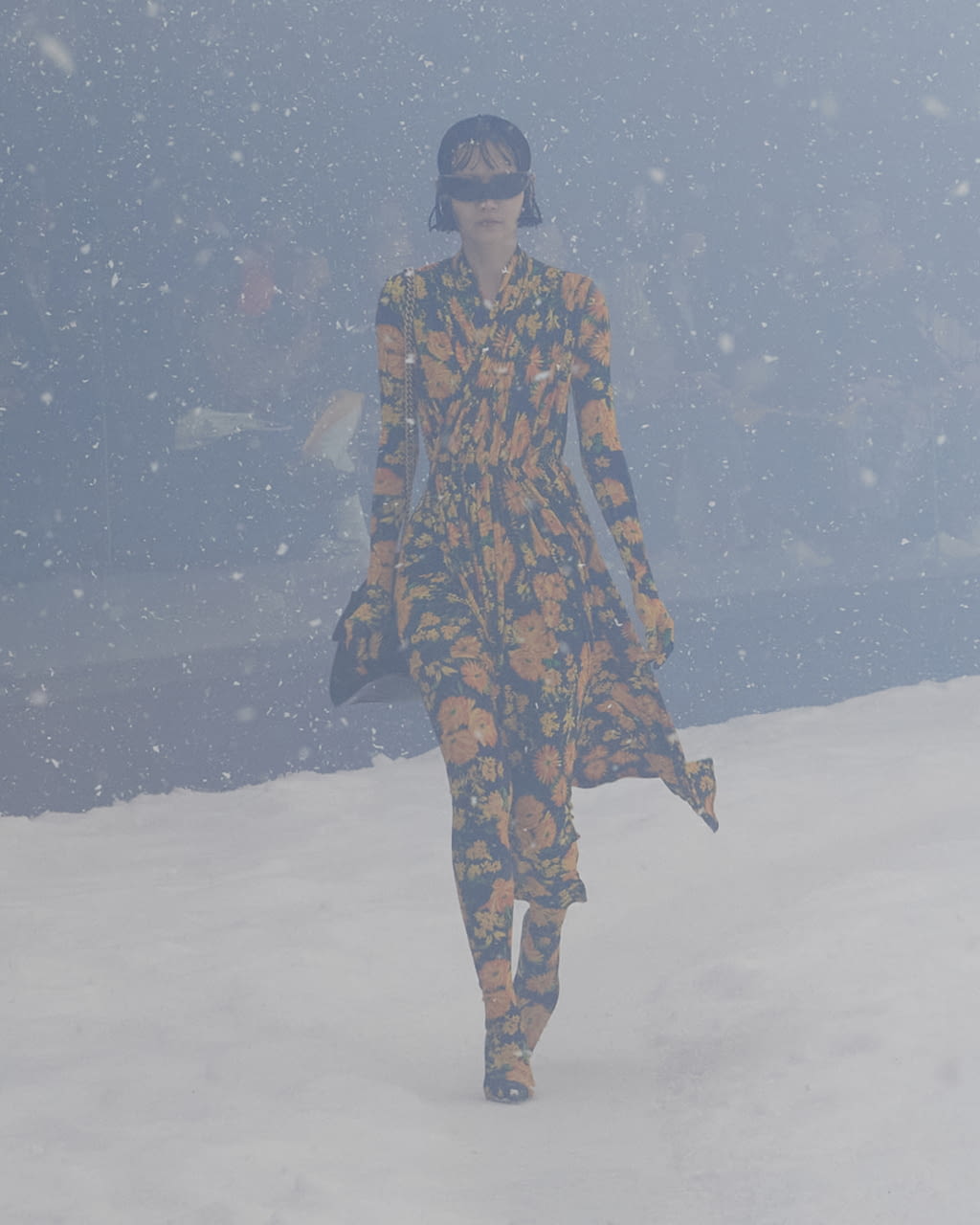 Fashion Week Paris Fall/Winter 2022 look 21 de la collection Balenciaga womenswear
