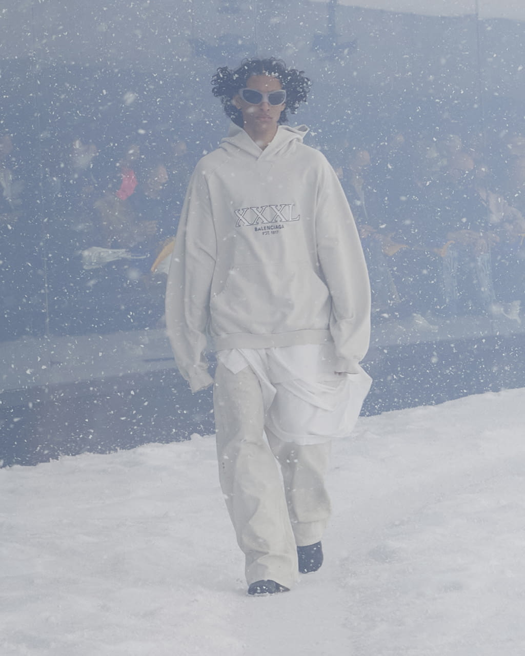 Fashion Week Paris Fall/Winter 2022 look 46 from the Balenciaga collection womenswear