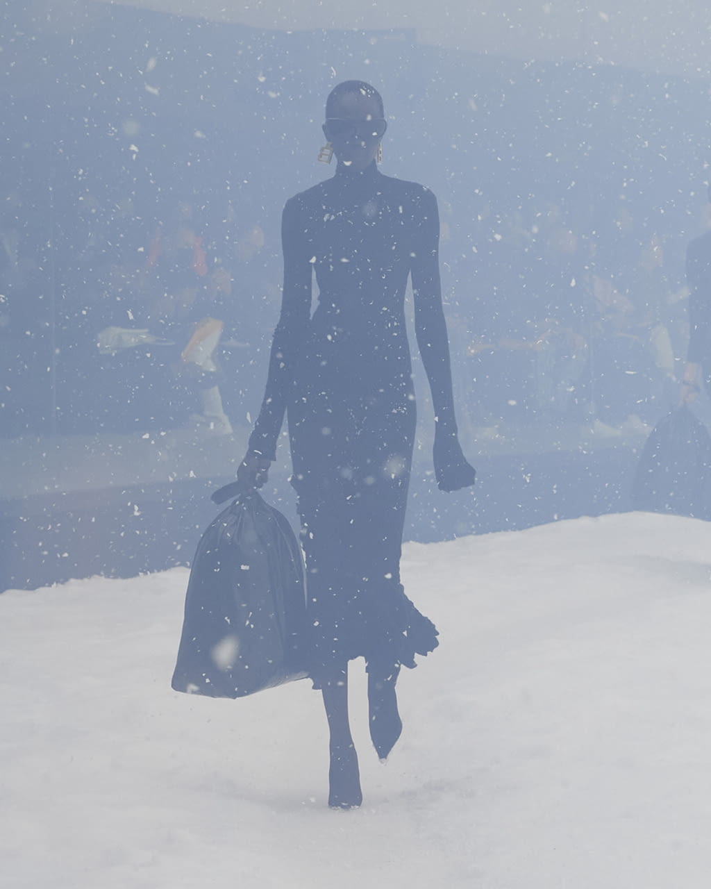 Fashion Week Paris Fall/Winter 2022 look 5 from the Balenciaga collection womenswear