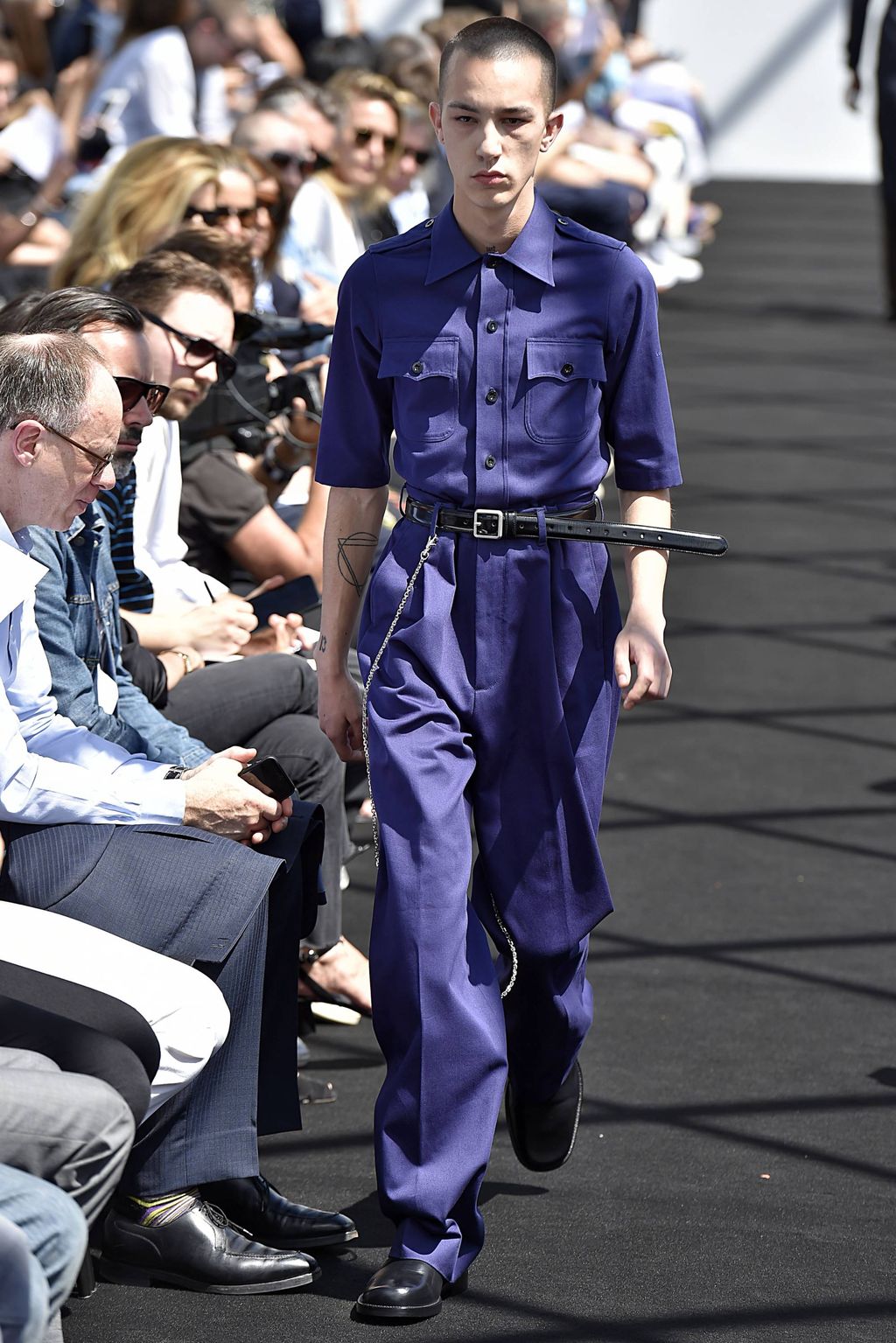 Fashion Week Paris Spring/Summer 2017 look 20 de la collection Balenciaga menswear