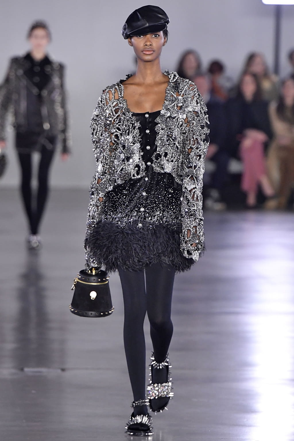 Fashion Week Paris Fall/Winter 2019 look 3 from the Balmain collection womenswear