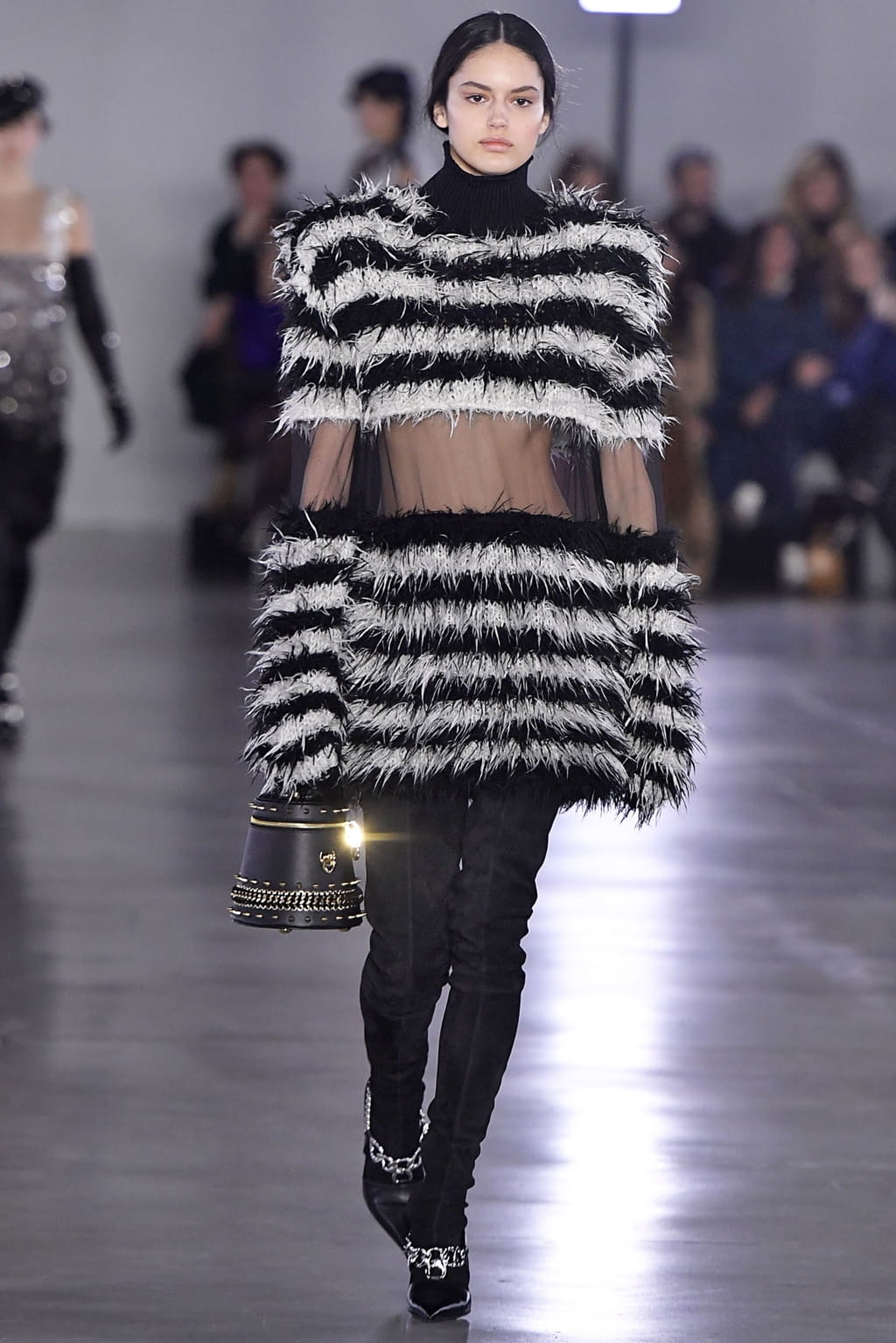 Fashion Week Paris Fall/Winter 2019 look 18 de la collection Balmain womenswear