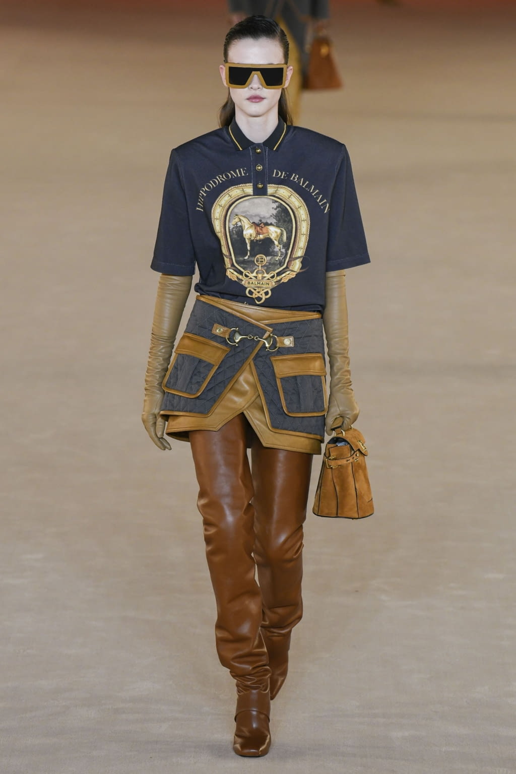 Fashion Week Paris Fall/Winter 2020 look 28 from the Balmain collection 女装