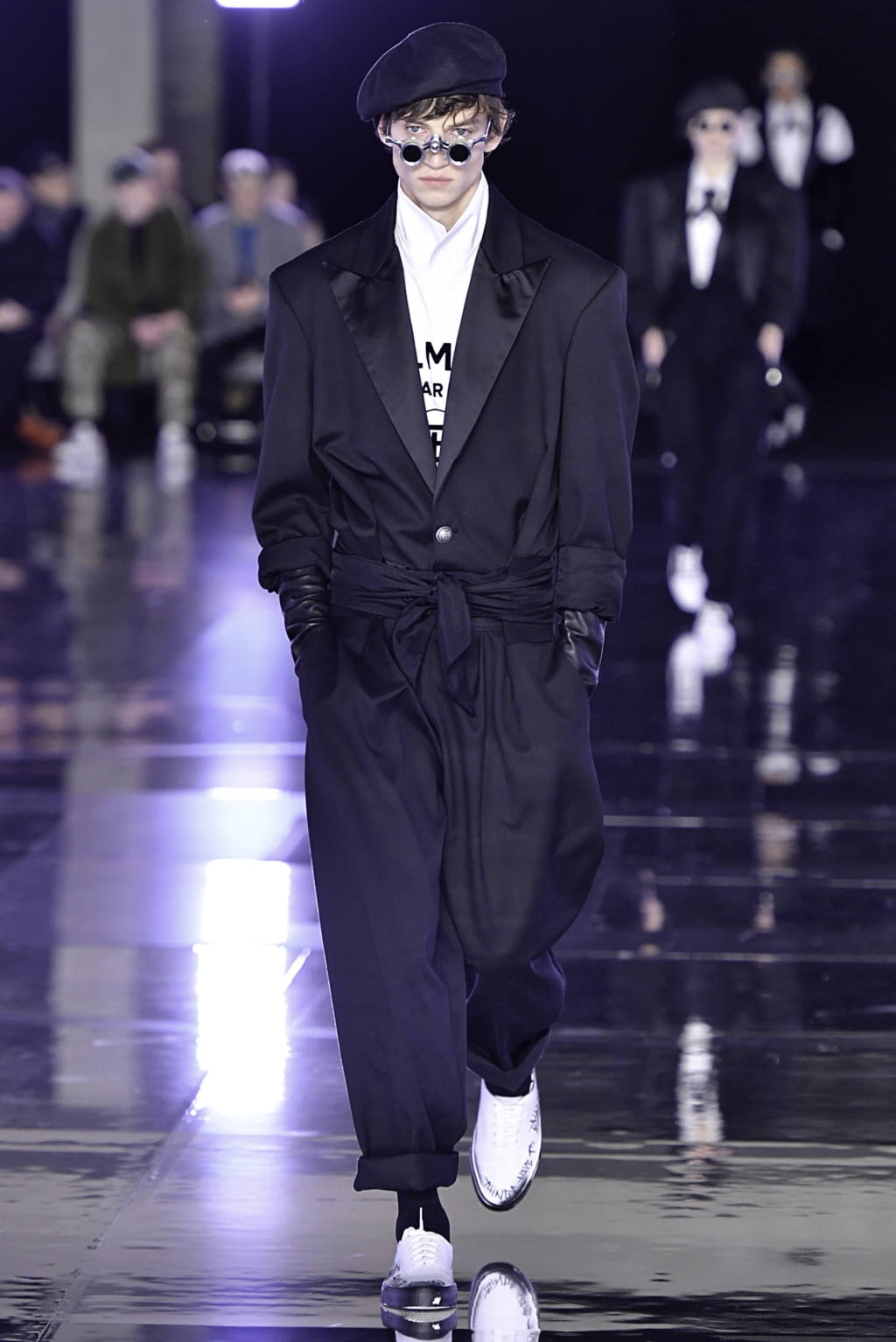 Fashion Week Paris Fall/Winter 2019 look 6 de la collection Balmain menswear