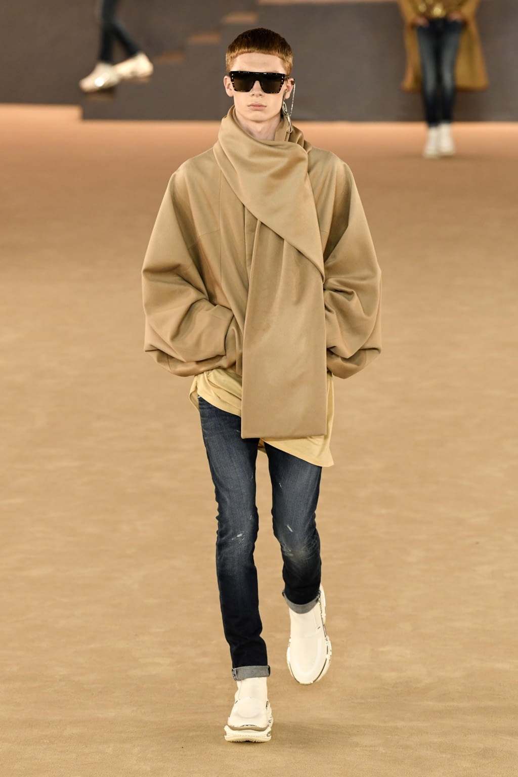 Fashion Week Paris Fall/Winter 2020 look 13 de la collection Balmain menswear