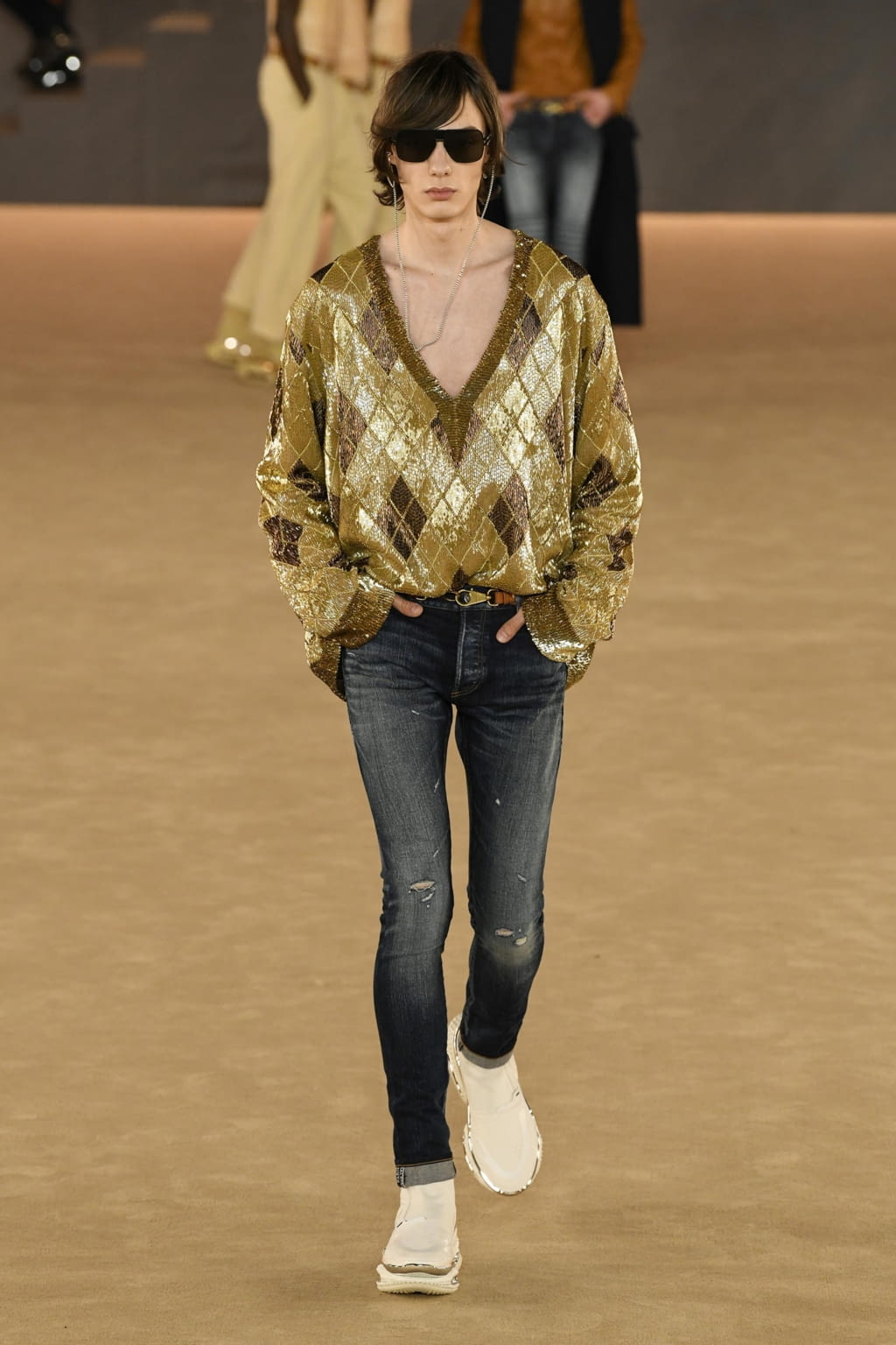 Fashion Week Paris Fall/Winter 2020 look 15 de la collection Balmain menswear