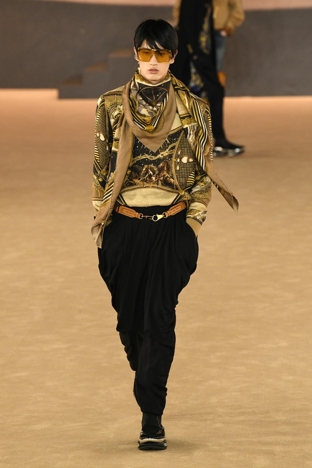 Fashion Week Paris Fall/Winter 2020 look 28 de la collection Balmain menswear