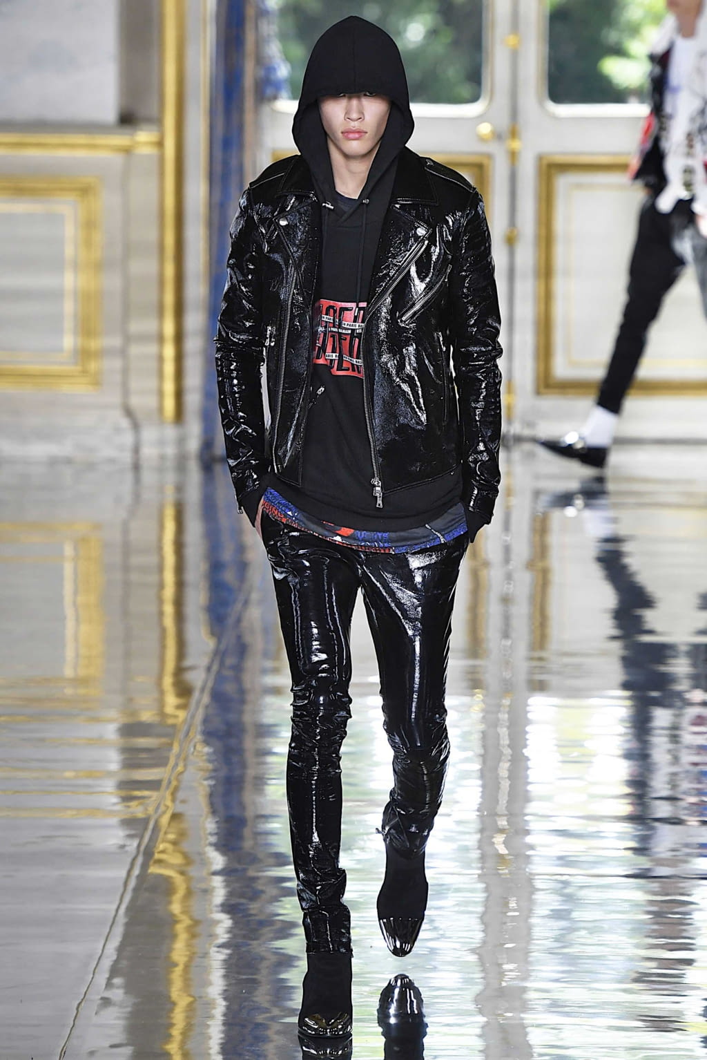 Fashion Week Paris Spring/Summer 2019 look 66 from the Balmain collection 男装