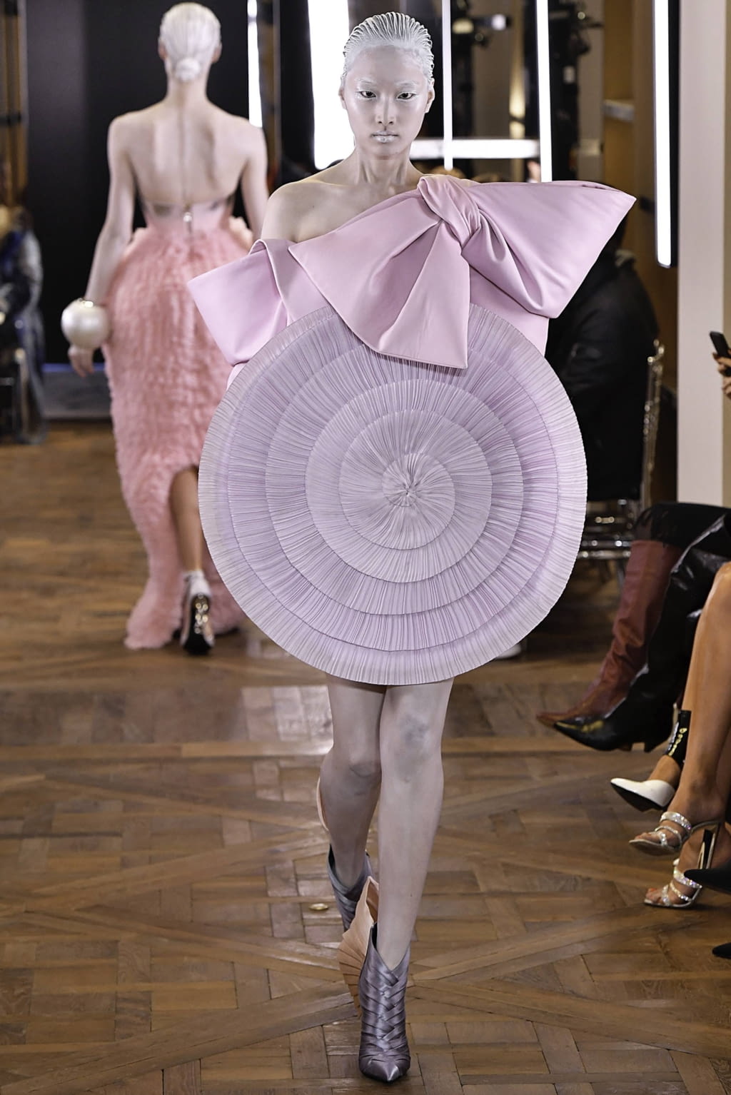Fashion Week Paris Spring/Summer 2019 look 23 de la collection Balmain couture