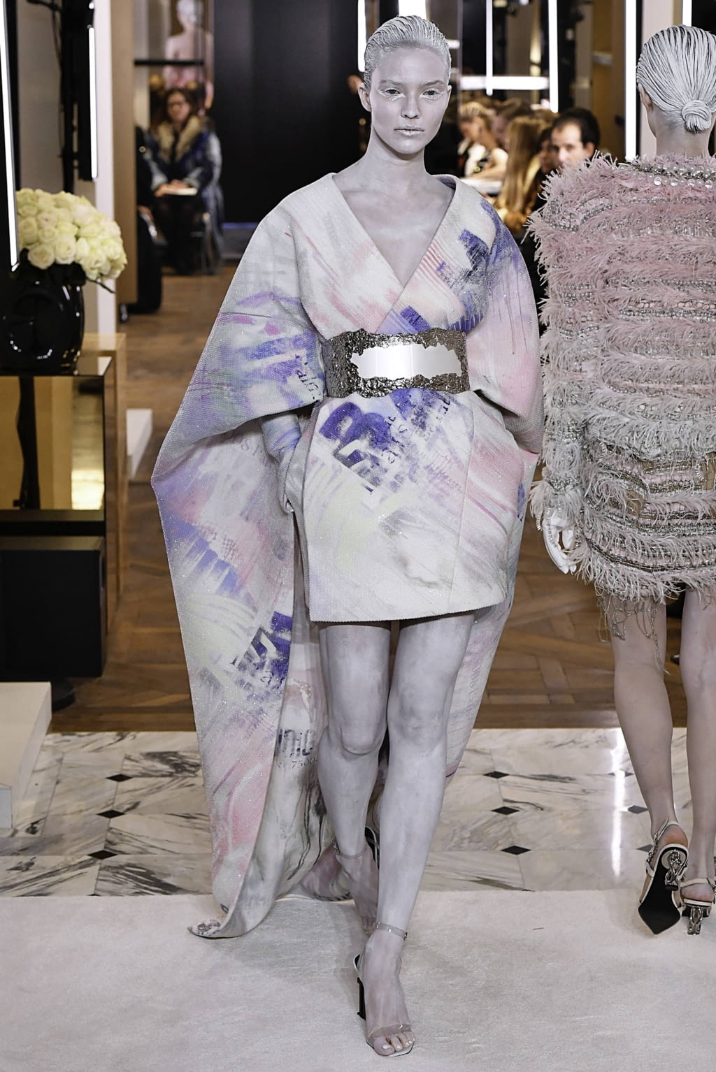 Fashion Week Paris Spring/Summer 2019 look 25 de la collection Balmain couture