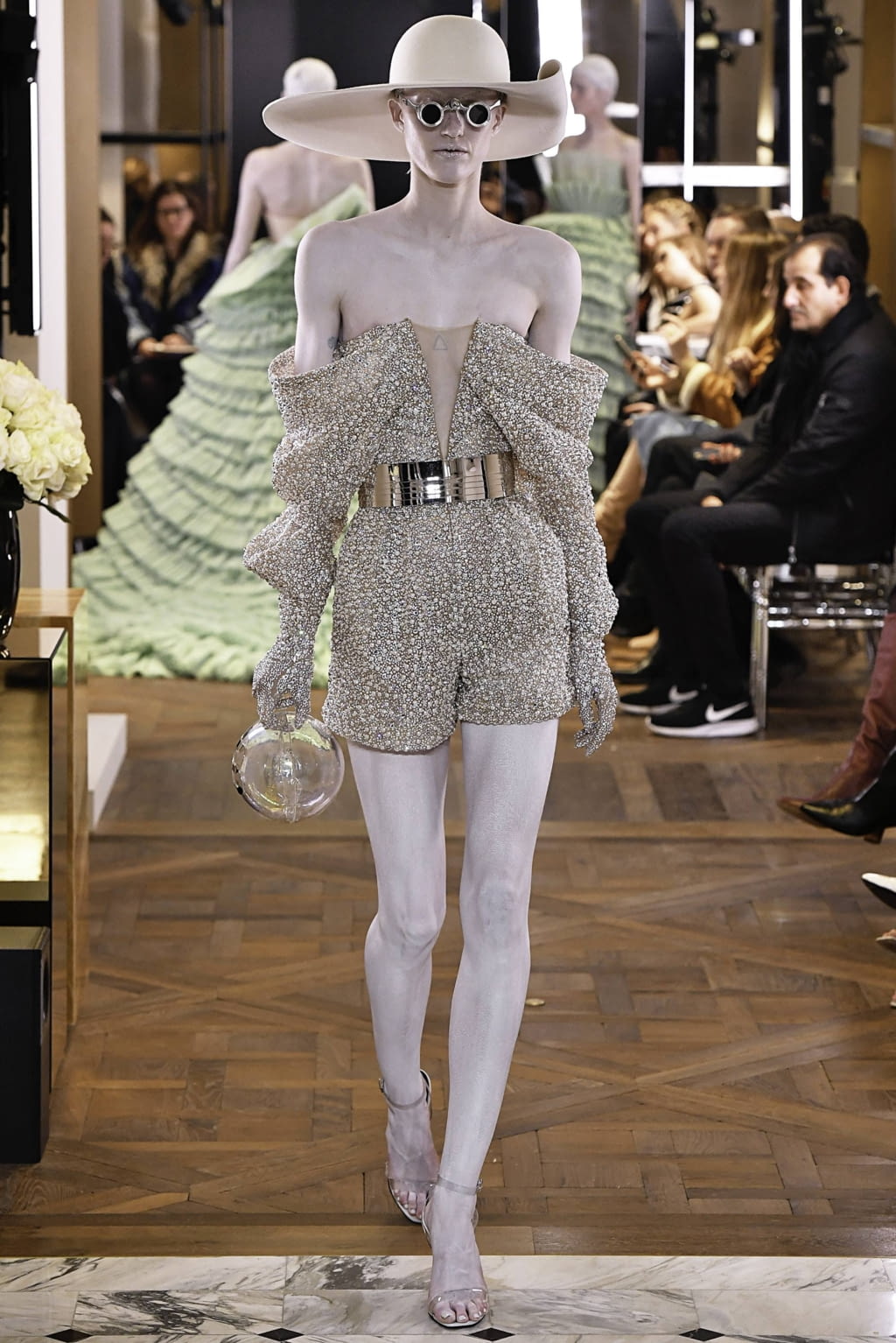 Fashion Week Paris Spring/Summer 2019 look 29 de la collection Balmain couture