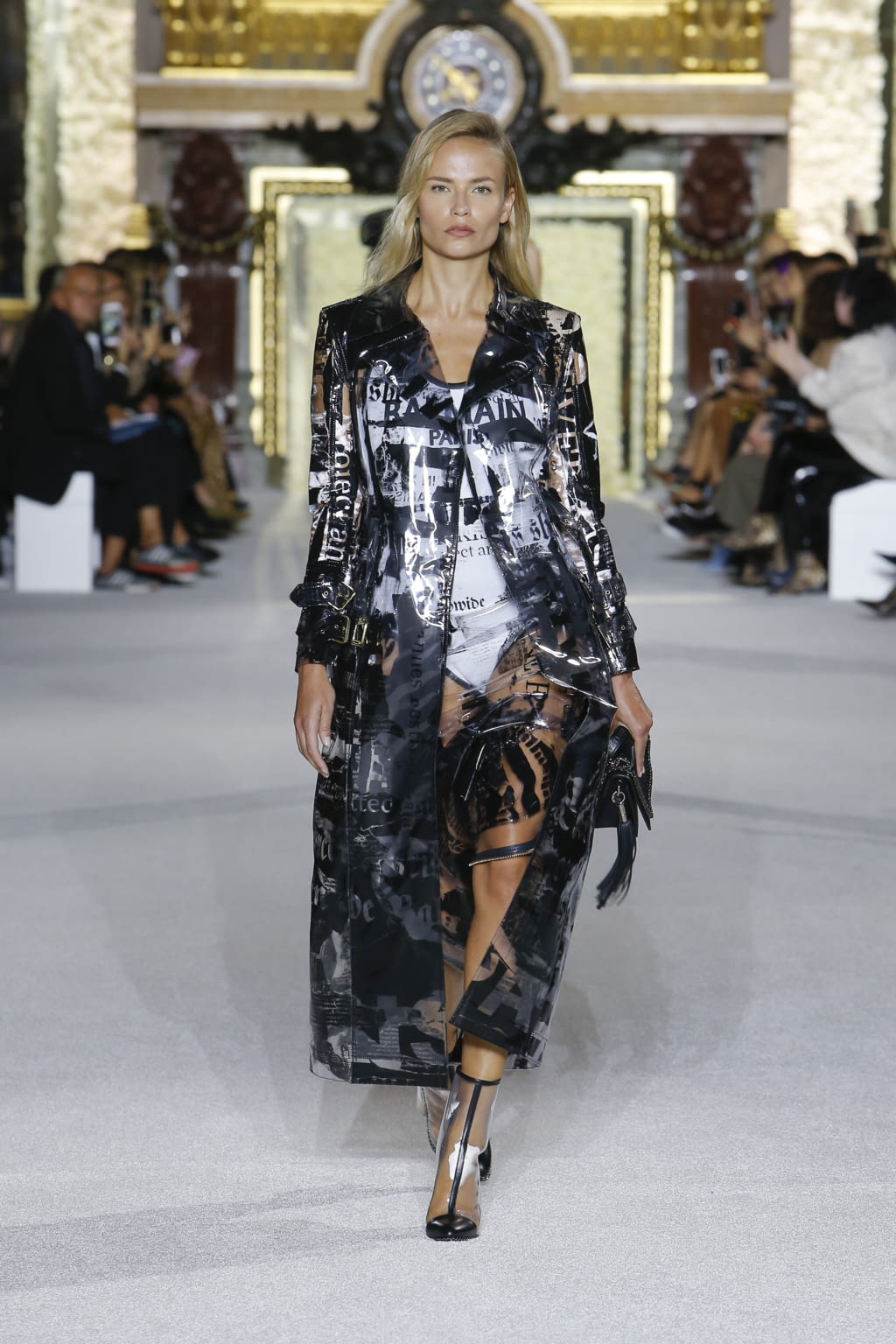 Fashion Week Paris Spring/Summer 2018 look 2 from the Balmain collection womenswear