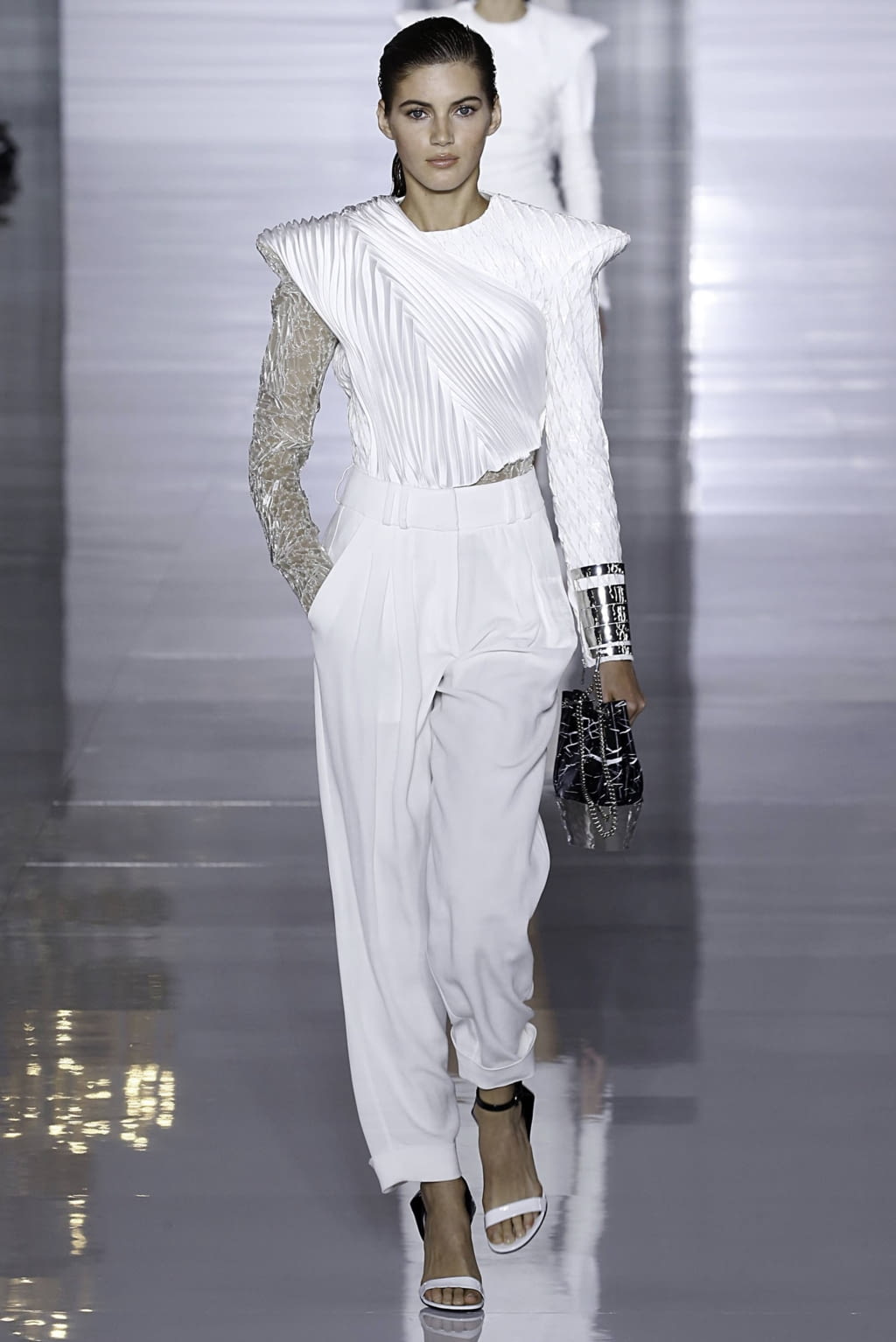 Fashion Week Paris Spring/Summer 2019 look 11 from the Balmain collection 女装