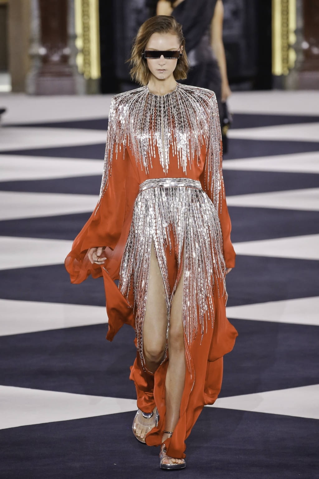 Fashion Week Paris Spring/Summer 2020 look 76 from the Balmain collection 女装