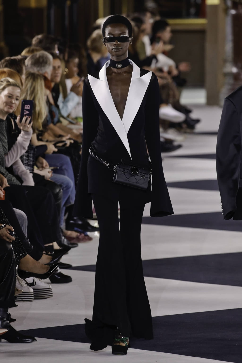 Fashion Week Paris Spring/Summer 2020 look 108 from the Balmain collection 女装