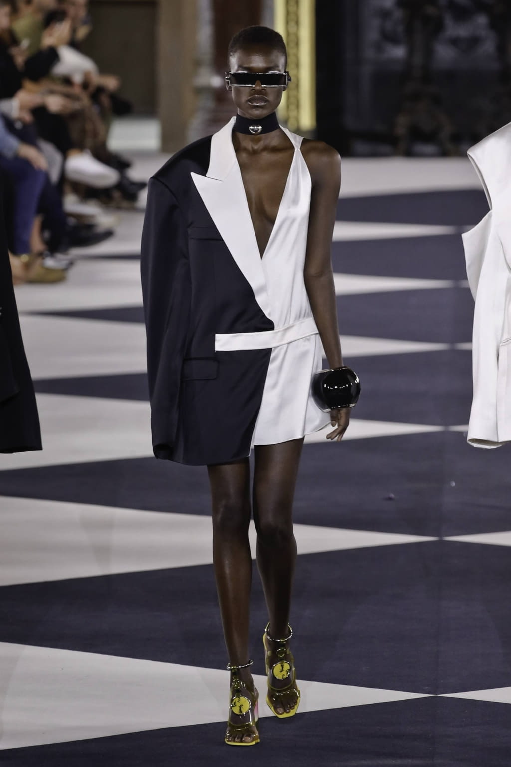 Fashion Week Paris Spring/Summer 2020 look 109 from the Balmain collection womenswear