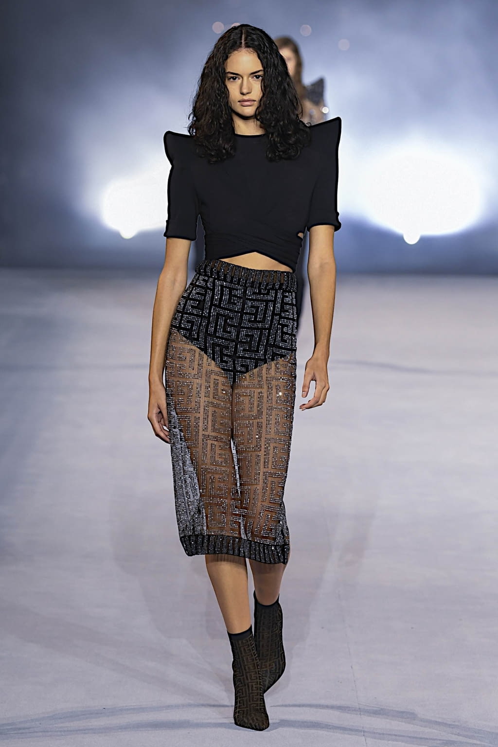Fashion Week Paris Spring/Summer 2021 look 80 from the Balmain collection womenswear