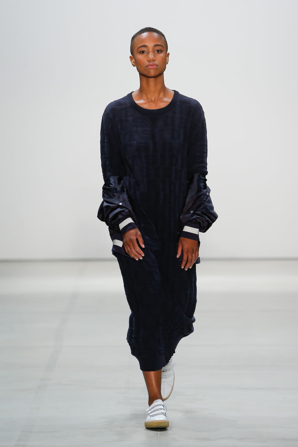 Fashion Week New York Spring/Summer 2017 look 14 from the Band of Outsiders collection womenswear