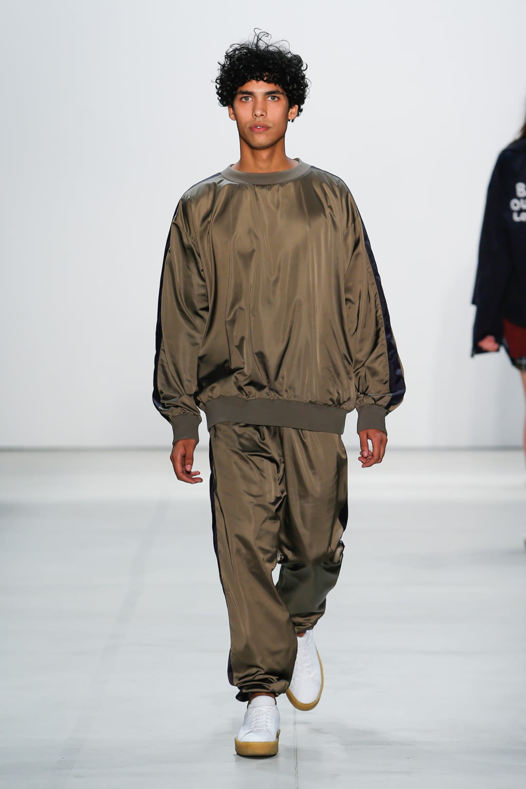 Fashion Week New York Spring/Summer 2017 look 15 from the Band of Outsiders collection womenswear