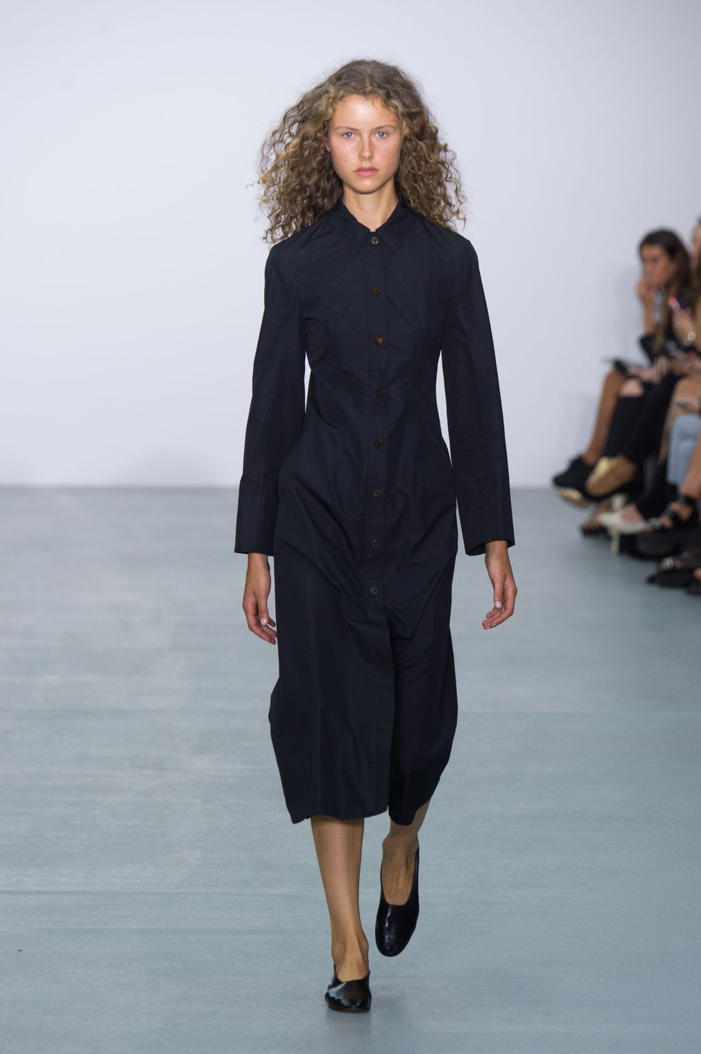 Fashion Week London Spring/Summer 2017 look 15 from the Barbara Casasola collection 女装