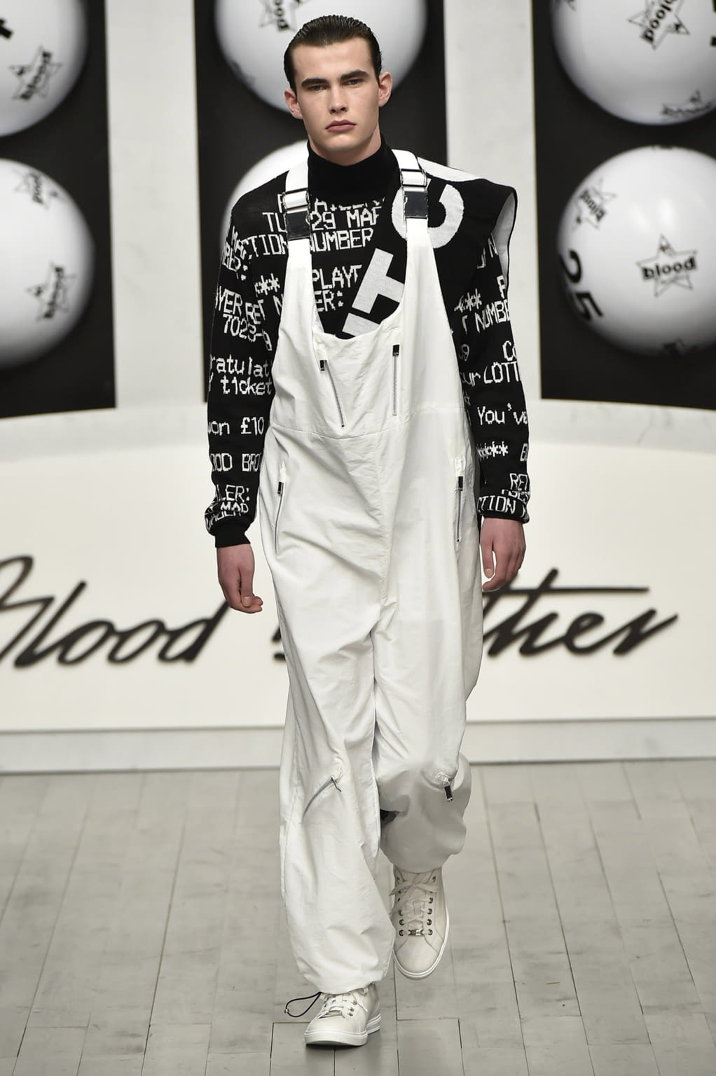 Fashion Week London Fall/Winter 2018 look 22 from the Blood Brother collection 男装