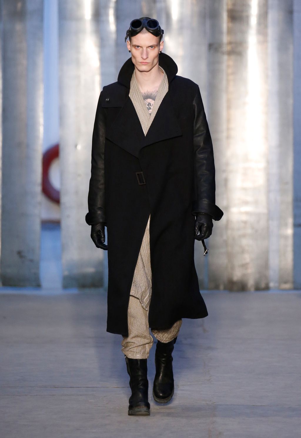 Fashion Week Paris Fall/Winter 2017 look 15 de la collection Boris Bidjan Saberi menswear